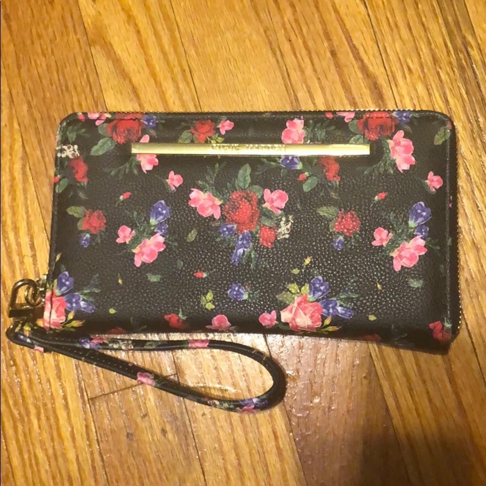 Steve Madden Wristlet